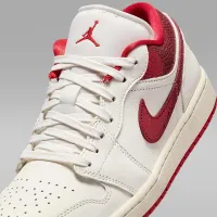 Nike Air Jordan 1 Low SE жіноча Кросівки колір білий