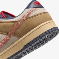 Nike Dunk Low Retro SE Кросівки колір коричневий