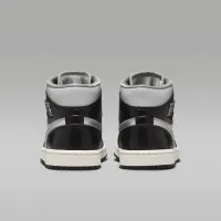 Nike Air Jordan 1 Mid SE жіноча Кросівки колір чорний
