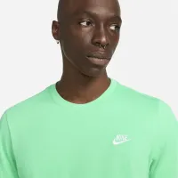 Nike Sportswear Club чоловічі футболка колір зелений