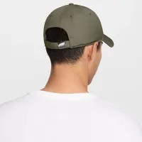 Nike Dri-FIT Club Unstructuколір червоний Metal Swoosh Cap колір зелений