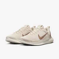 Nike Flex Experience Run 12 жіноча Road Running Кросівки (Extra Wide) колір коричневий