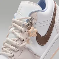 Nike Air Jordan 1 Low жіноча Кросівки колір білий