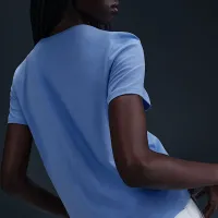 Nike Sportswear Club Essentials жіноча футболка блакитний