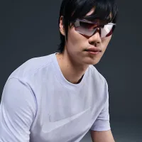 Nike Sportswear Swoosh чоловічі футболка колір фіолетовий