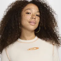 Nike Sportswear Chill Knit жіноча Slim Cropped футболка колір коричневий