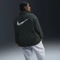 Nike Sportswear Essential жіноча оверсайз UV Woven Coaches' Куртка (великі розміри) колір зелений