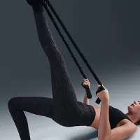 Nike Universa жіноча З високою талією 7/8 лосіни with No Front Seam колір чорний