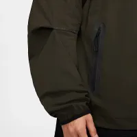 Nike Tech мужские Woven Куртка цвет зеленый