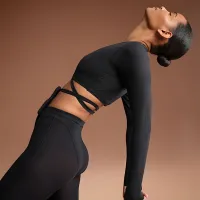 NikeSKIMS Weightless Layers жіноча Long-Sleeve Wrap Top колір чорний