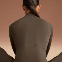 NikeSKIMS Matte женская Mock-Neck Full-Zip Куртка цвет коричневый