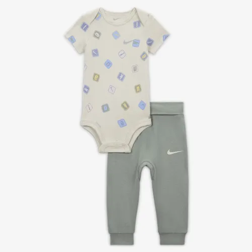 Nike Baby (0-9M) 2-Piece Printed Bodysuit набор цвет зеленый
