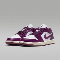 Nike Air Jordan 1 Low жіноча Кросівки колір білий
