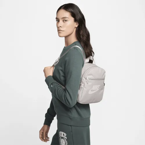 Nike Sportswear Futura 365 женская Mini рюкзак (6L) цвет фиолетовый