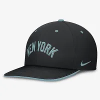 New York Yankees Pro Tech Script чоловічі Nike Dri-FIT MLB Adjustable Hat колір чорний