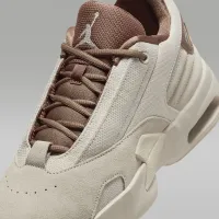 Nike Jordan Max Aura 6 женская Кроссовки цвет коричневый