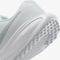Nike Revolution 8 жіноча Road Running Кросівки (Extra Wide) колір білий