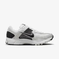 Nike Zoom Vomero 5 чоловічі Кросівки колір білий