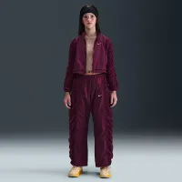 Nike Sportswear Girls' Woven Куртка цвет красный