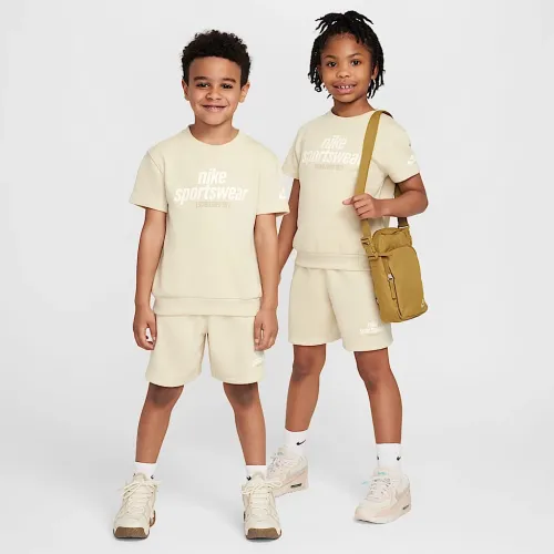Nike Little дитячі Club Family 2-Piece шорти комплект колір коричневий
