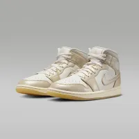 Nike Air Jordan 1 Mid SE женская Кроссовки цвет белый