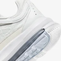 Nike Air Max AP жіноча Shoe колір білий