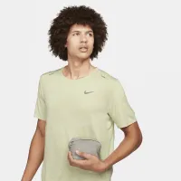 Nike Windrunner чоловічі Repel Running Куртка колір зелений