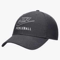 Nike Club Structuцвет красный Dri-FIT Pickleball Futura Swoosh Cap цвет серый