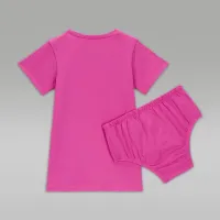 Nike Jordan Brooklyn Essentials Baby (12-24M) футболка Костюм Pink
