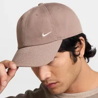 Nike Club Unstructuколір червоний Cap колір коричневий