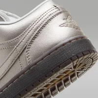 Nike Air Jordan 1 Low SE женская Кроссовки цвет коричневый