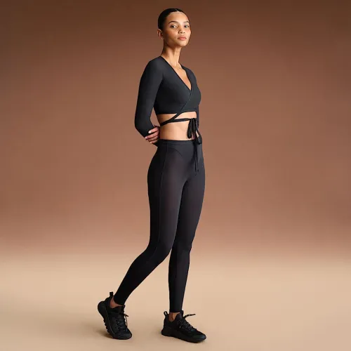 NikeSKIMS Weightless Layers жіноча З високою талією V-Panel лосіни колір чорний