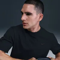 Nike Primary чоловічі Dri-FIT Short-Sleeve Versatile Top колір чорний