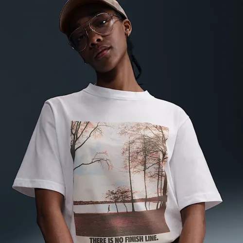 Nike Sportswear жіноча Short-Sleeve Graphic футболка колір білий