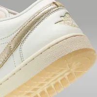 Nike Air Jordan 1 Low SE женская Кроссовки цвет белый