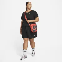 Nike Sportswear Club Essentials жіноча футболка (великі розміри) колір чорний