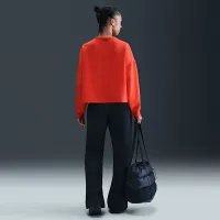 Nike 24.7 ImpossiblySoft женская Dri-FIT оверсайз Crew-Neck Top цвет красный