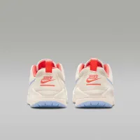 Nike Jordan CMFT Era женская Кроссовки цвет коричневый