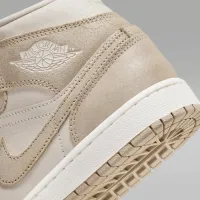 Nike Air Jordan 1 Mid SE жіноча Кросівки колір коричневий