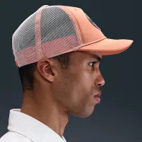 Nike Rise Structuколір червоний Outdoor Trucker Cap Orange