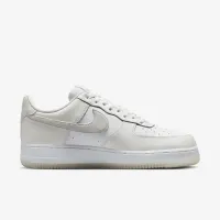 Nike Air Force 1 '07 LV8 чоловічі Кросівки колір білий