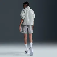 Nike Sportswear жіноча Loose Mid-Rise Graphic шорти колір сірий