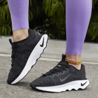 Nike Motiva жіноча Walking Кросівки колір чорний