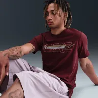 Nike Sportswear чоловічі футболка колір червоний