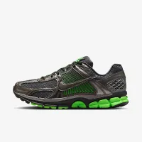 Nike Zoom Vomero 5 SE чоловічі Кросівки колір сірий