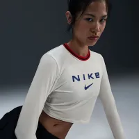 Nike Sportswear Chill Knit жіноча Slim Long-Sleeve Cropped Graphic Tee колір білий