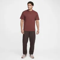 Nike Sportswear Premium Essentials чоловічі футболка колір коричневий