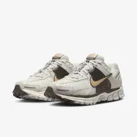 Nike Zoom Vomero 5 женская Кроссовки цвет серый