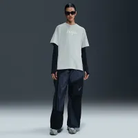 Nike Sportswear женская Loose Short-Sleeve футболка цвет серый