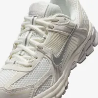 Nike Vomero 5 Big дитячі Кросівки with Reflective Accents колір білий